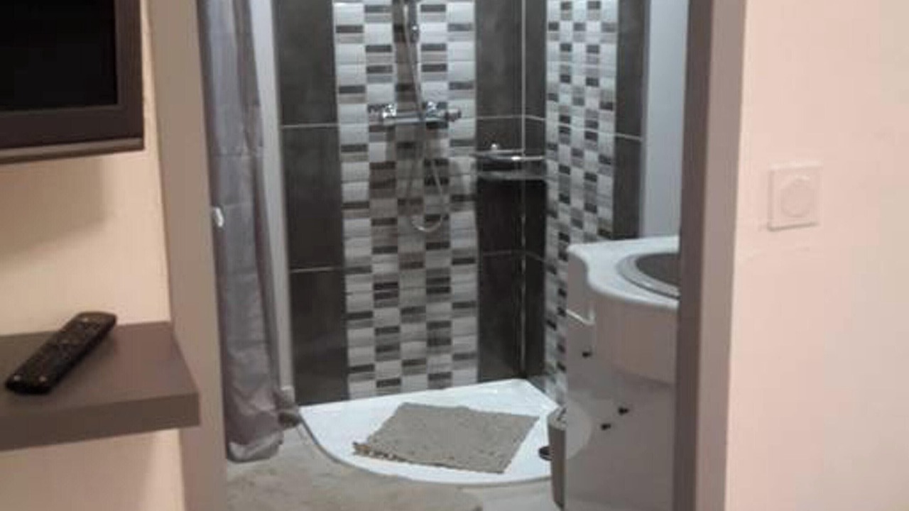 Photo of Bathroom in Villeneuve d'Aveyron