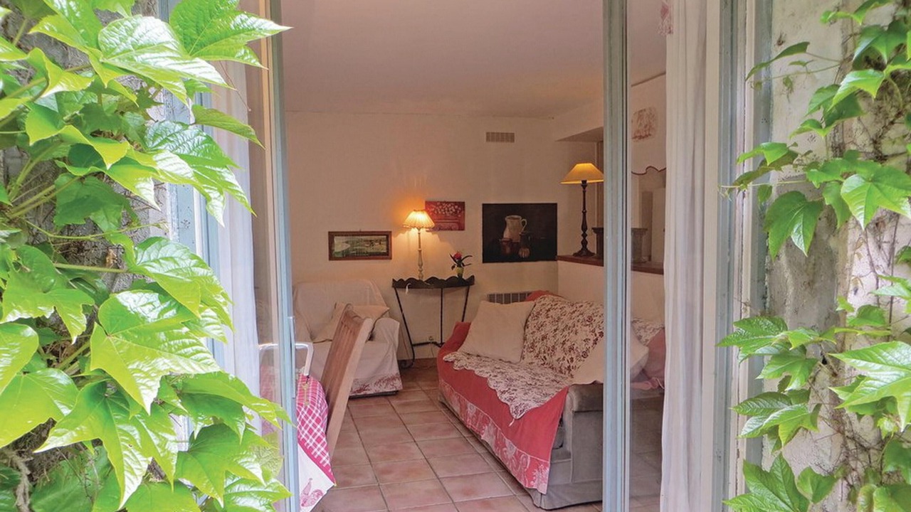 Photo of Livingroom in Saint-Branchs