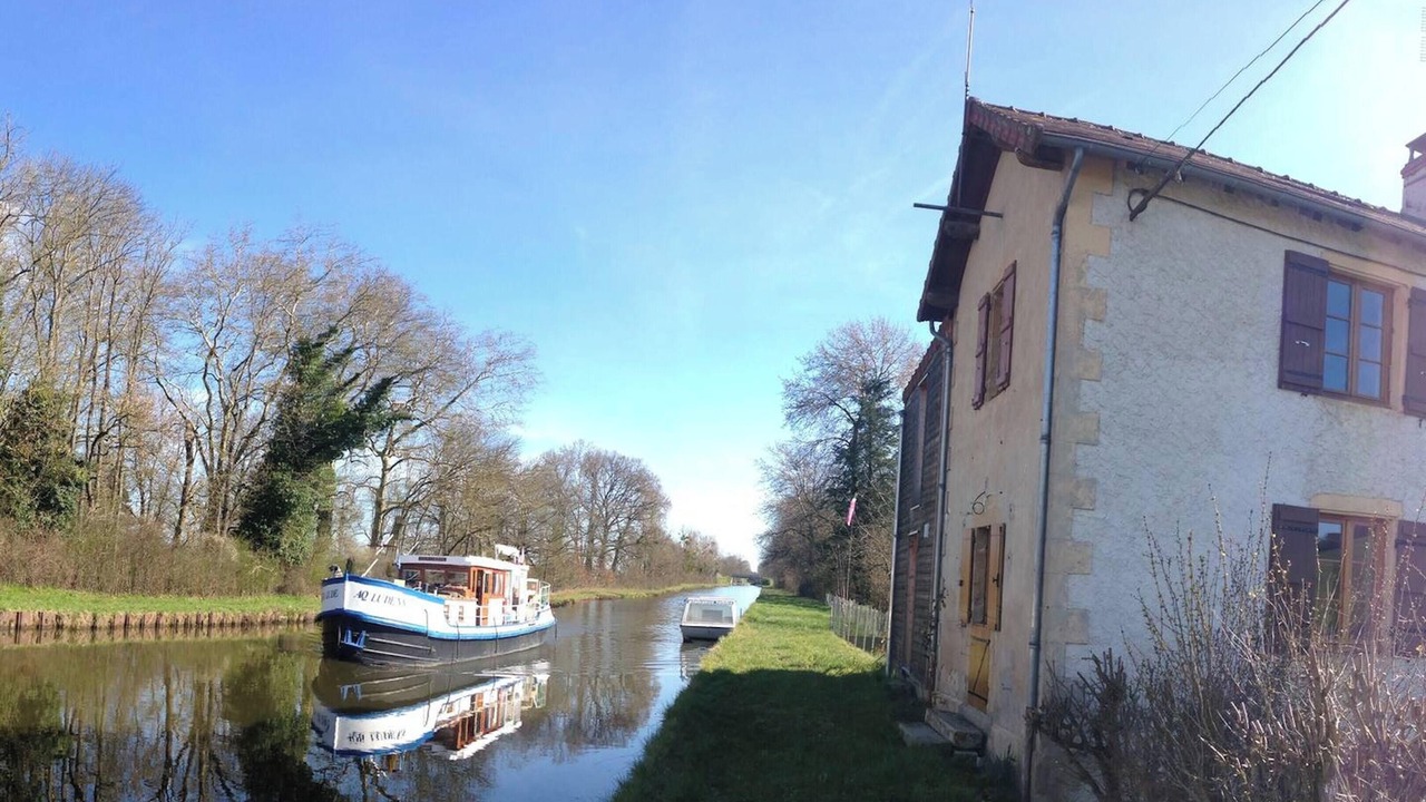Photo of Others in Bourg-le-Comte