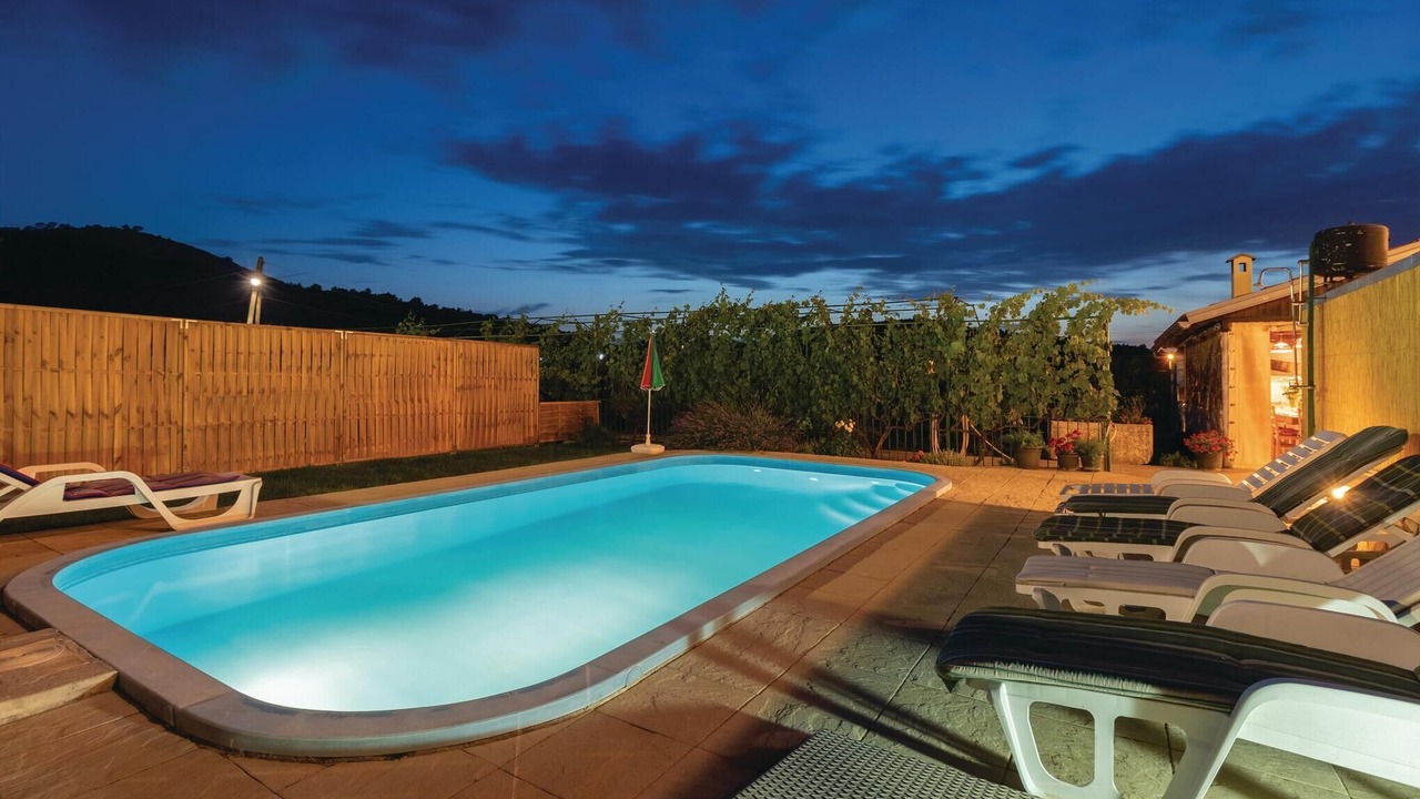 Photo of Outdoor in Banj
