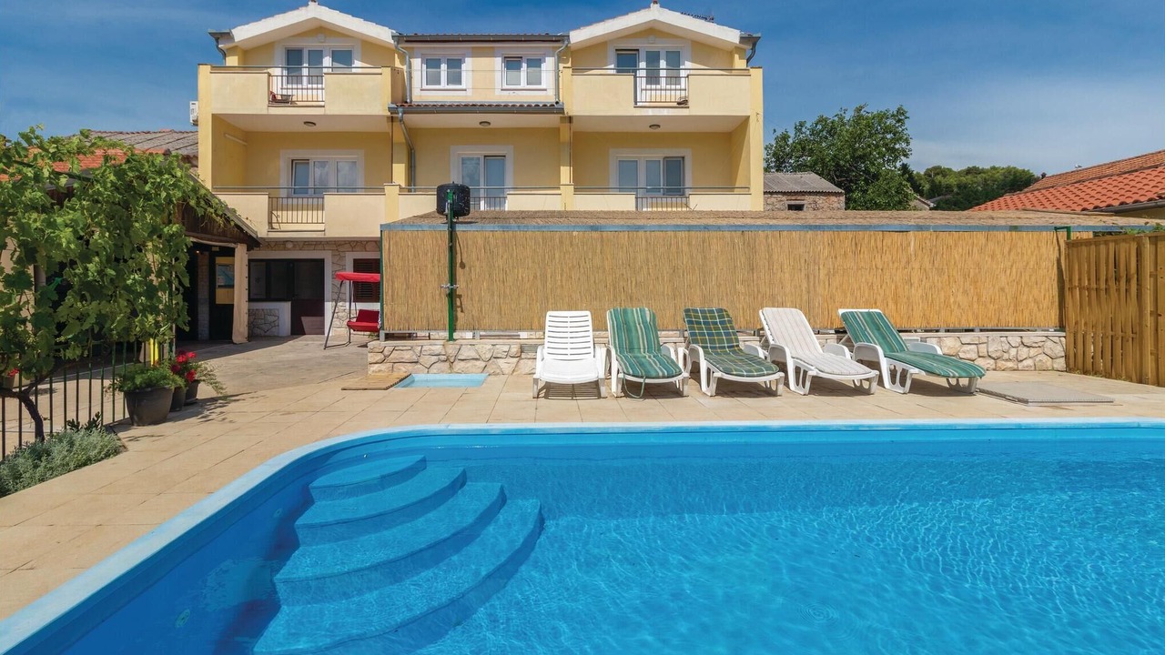 Photo of Outdoor in Banj
