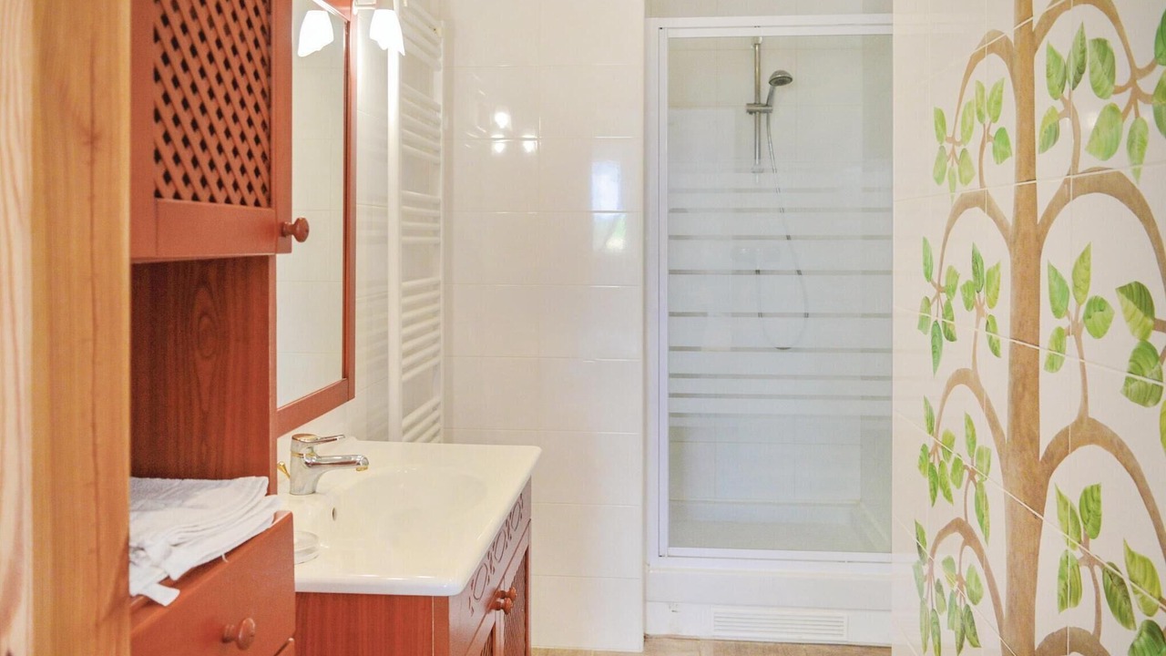 Photo of Bathroom in Roisel