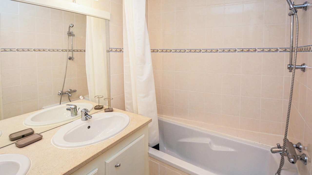 Photo of Bathroom in Aigues-Mortes