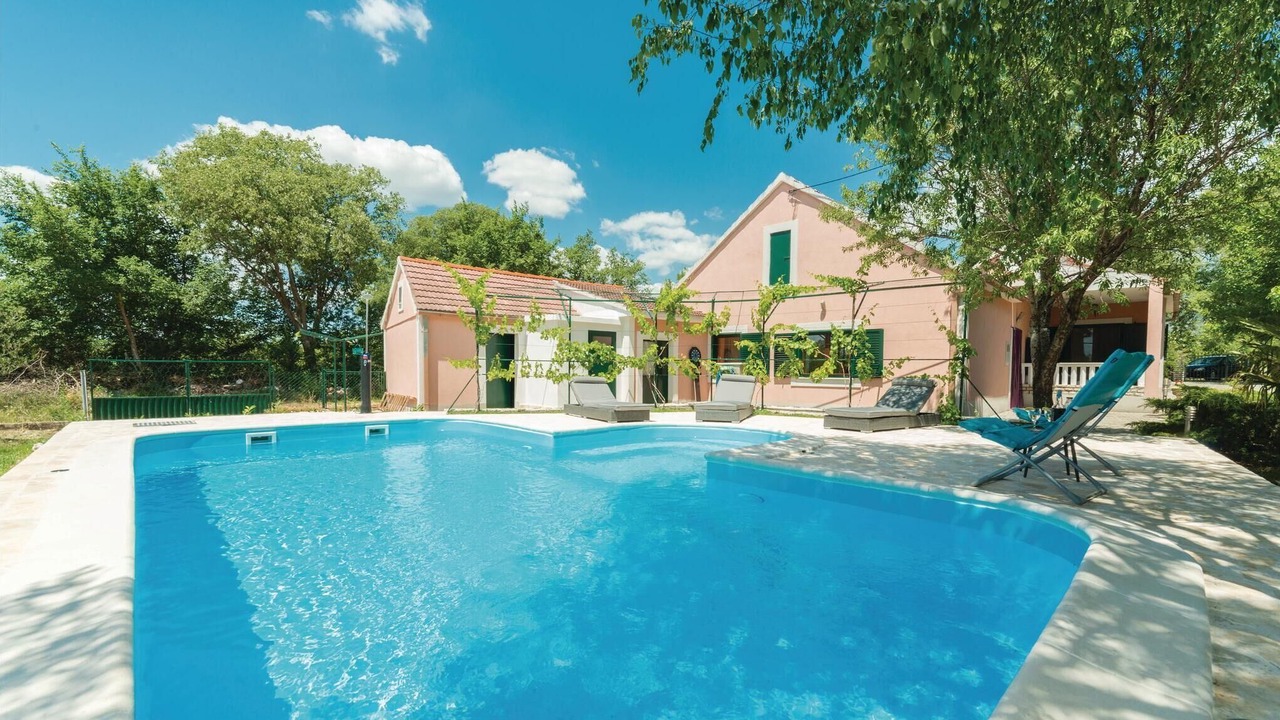 Photo of Outdoor in Drnis