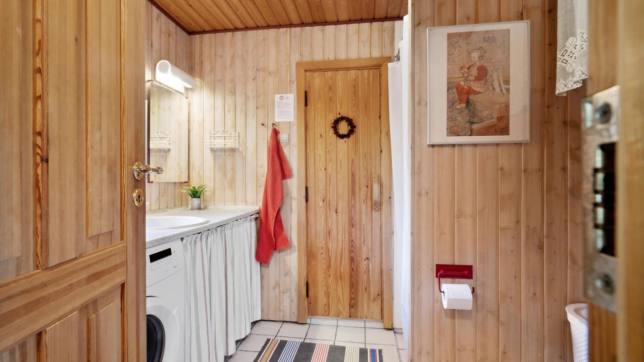 Photo of Bathroom in Mommark Strand