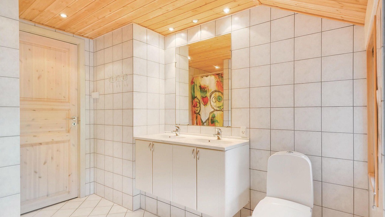 Photo of Bathroom in Jegum