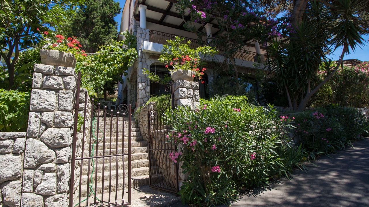 Photo of Outdoor in Cove Murtar