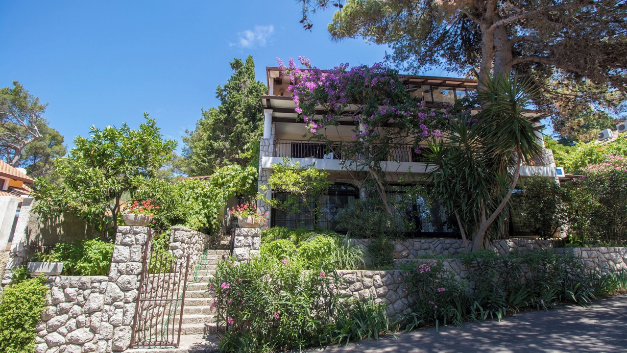 Photo of Outdoor in Cove Murtar