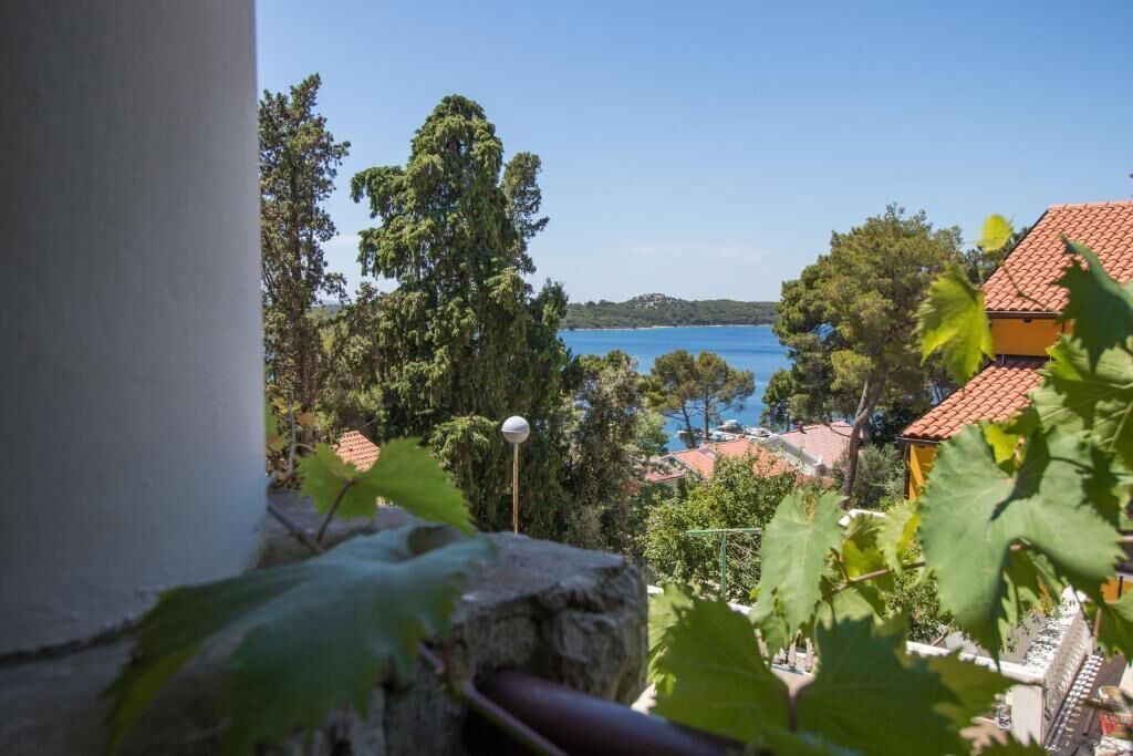 Photo of Outdoor in Cove Murtar