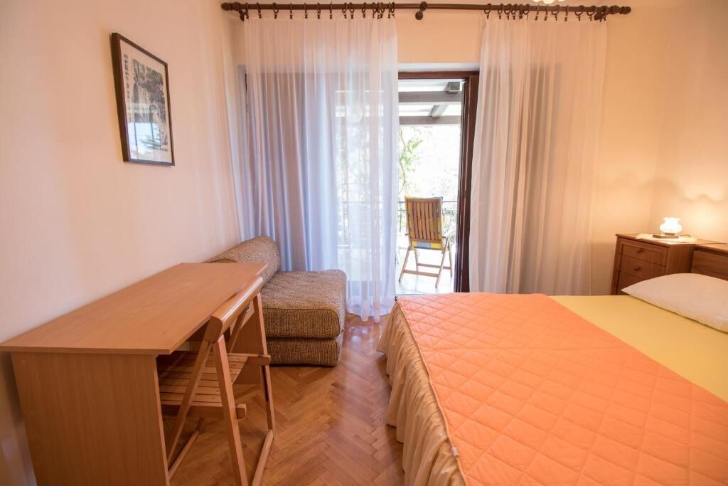 Photo of Bedroom in Cove Murtar