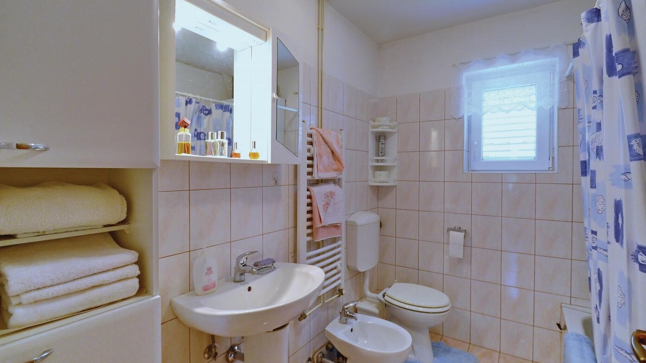 Photo of Bathroom in Marceljani