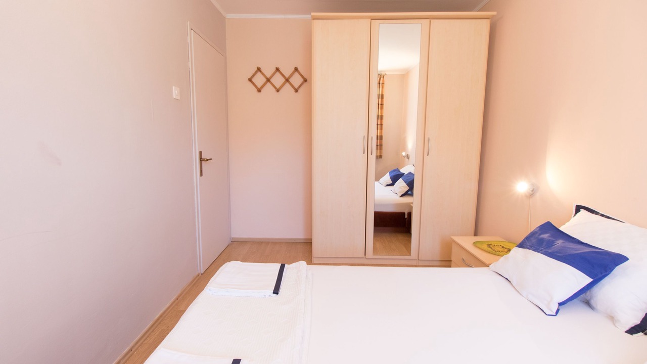 Photo of Bedroom in Cres