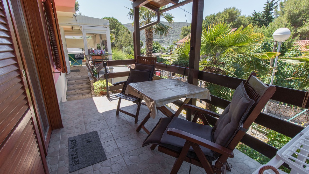 Photo of Outdoor in Cres