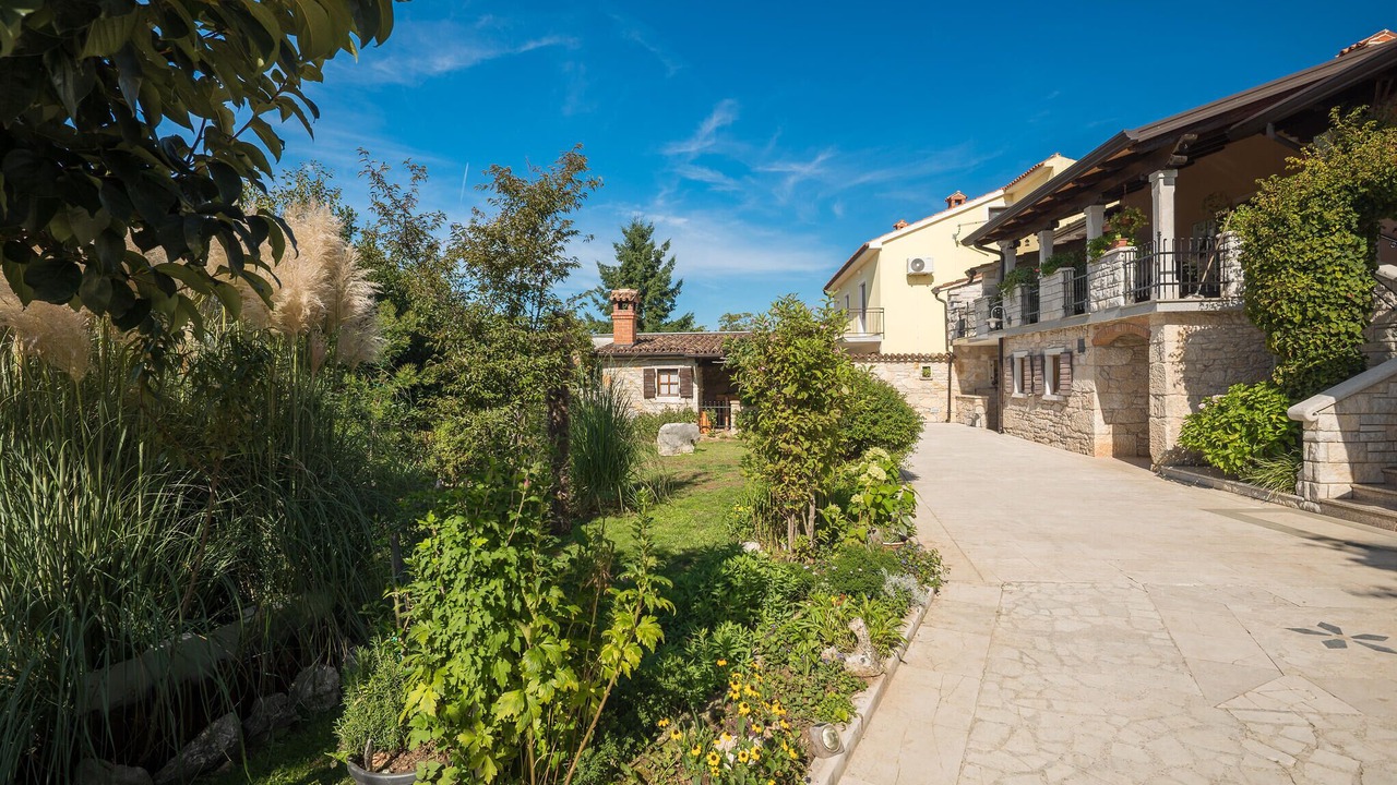 Photo of Outdoor in Gracisce