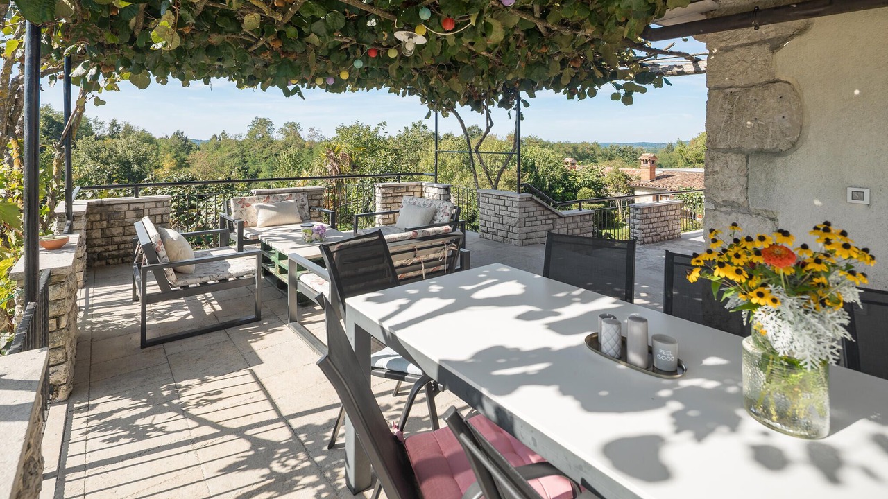 Photo of Outdoor in Gracisce