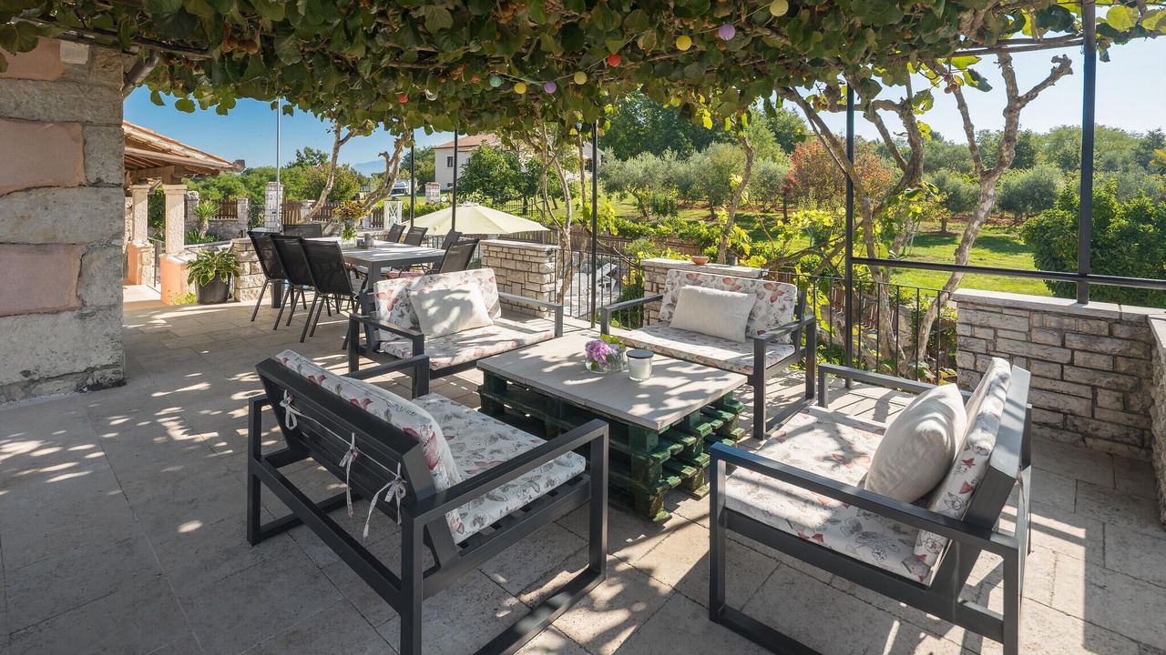 Photo of Outdoor in Gracisce