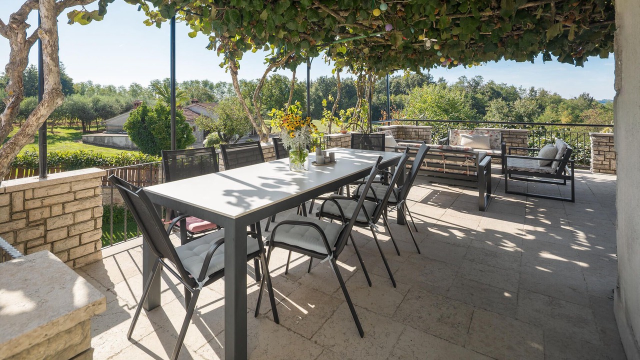 Photo of Outdoor in Gracisce