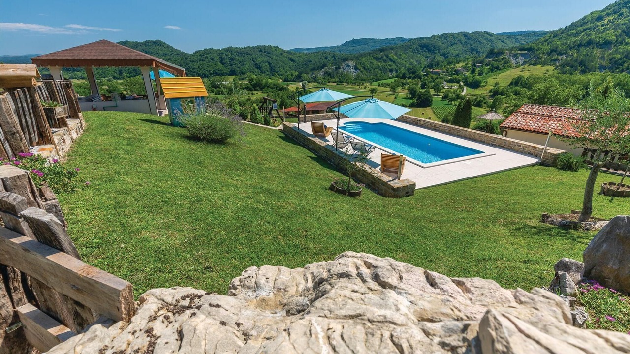 Photo of Outdoor in Gracisce