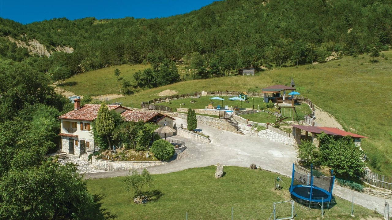 Photo of Others in Gracisce