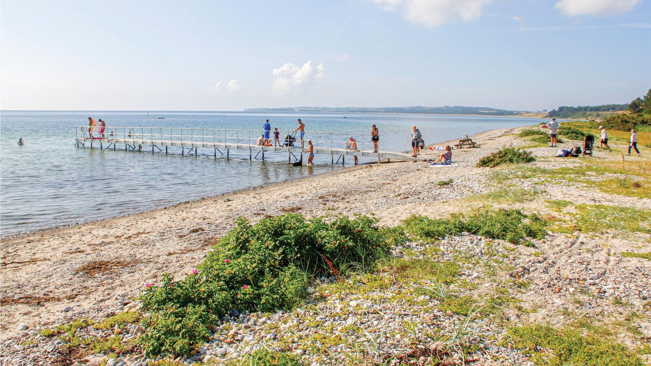 Photo of Others in Knebel