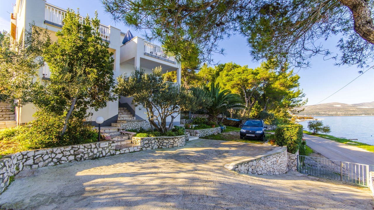 Photo of Outdoor in Slatine