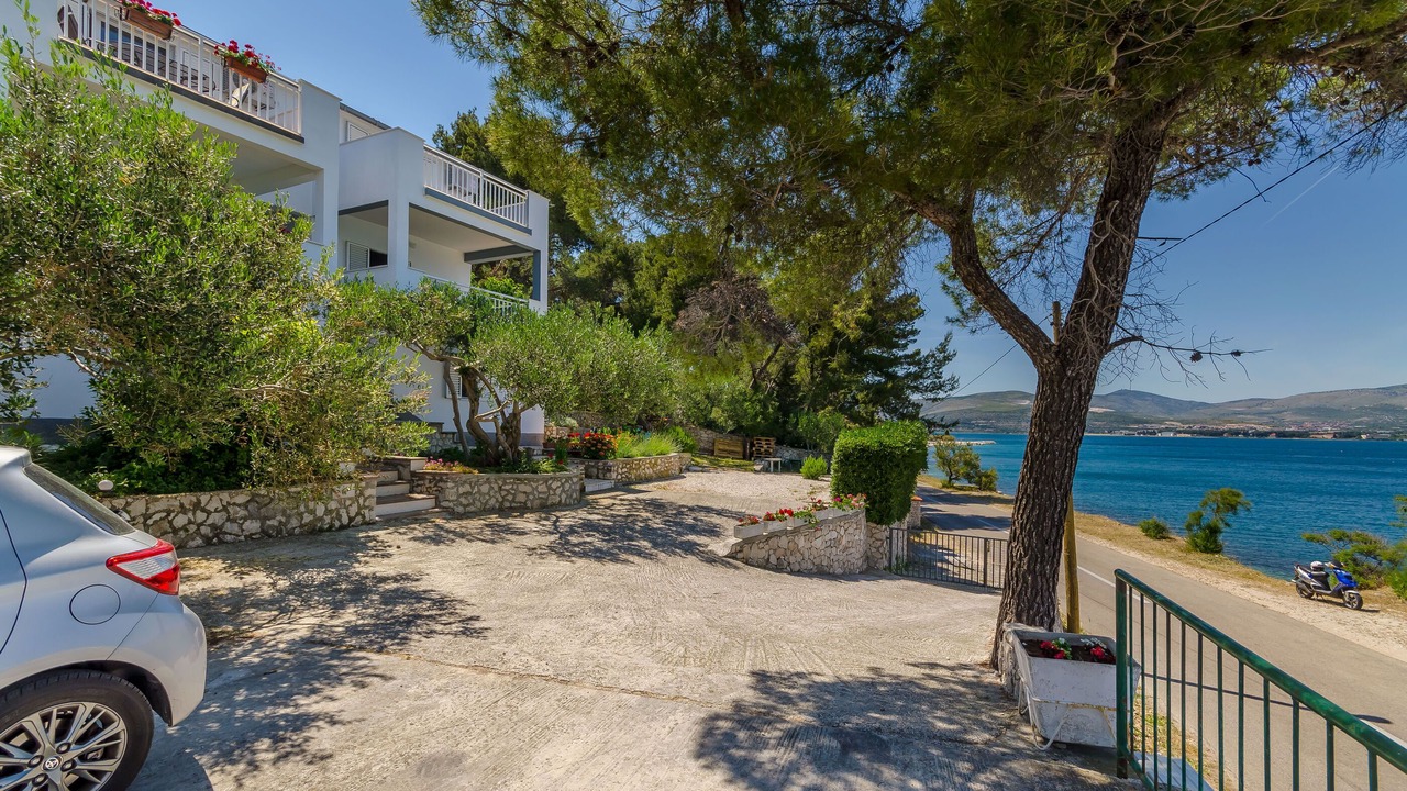 Photo of Outdoor in Slatine