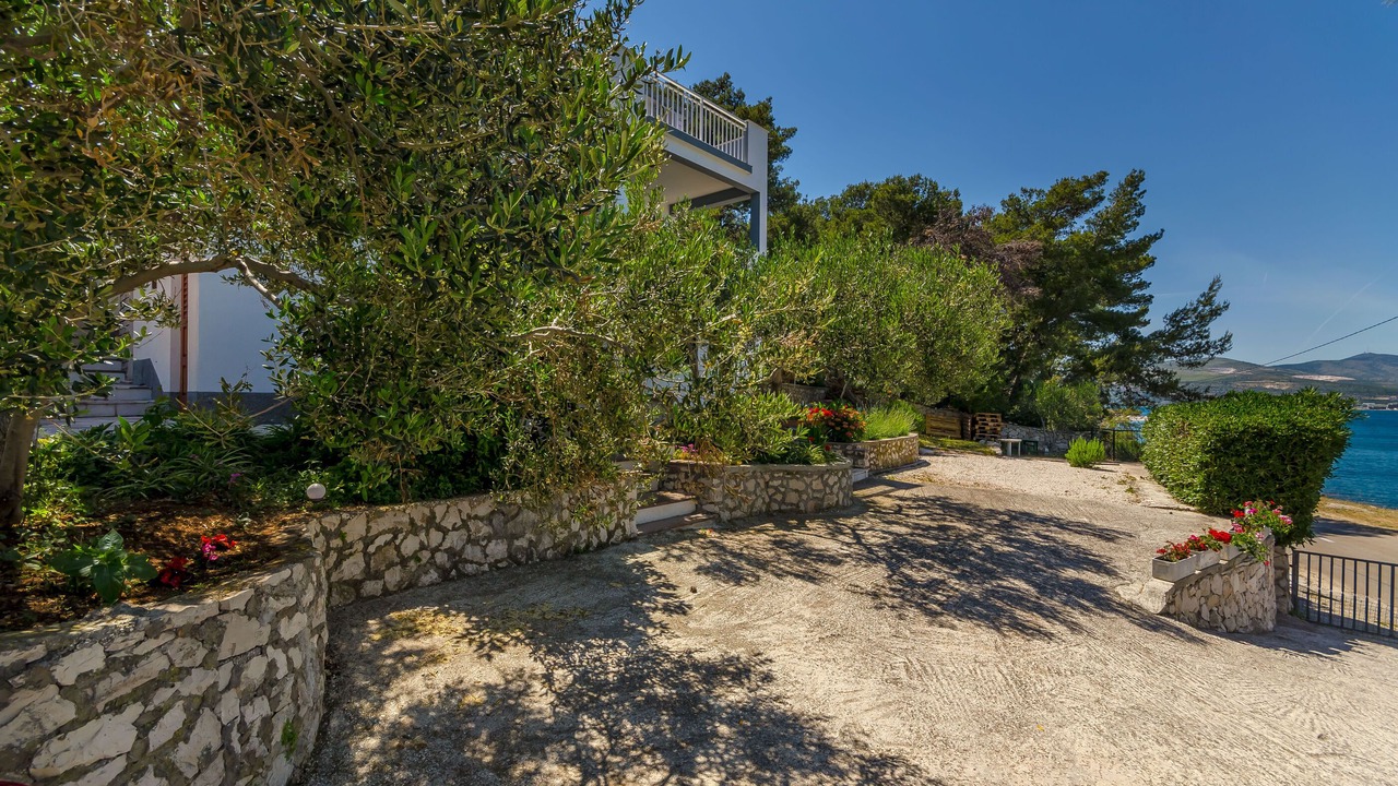 Photo of Outdoor in Slatine