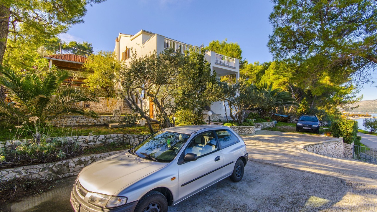 Photo of Outdoor in Slatine