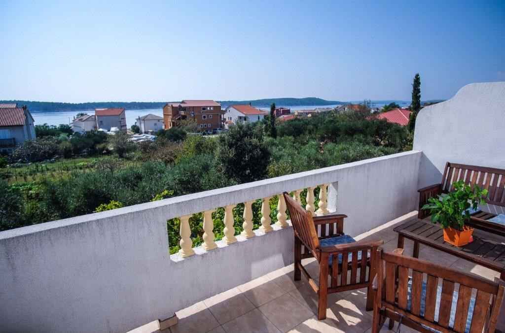 Photo of Patio Balcony in Barbat na Rabu