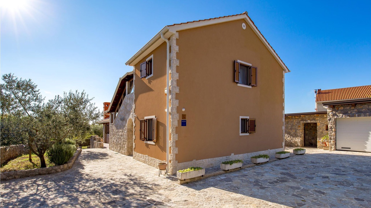 Photo of Outdoor in Linardici