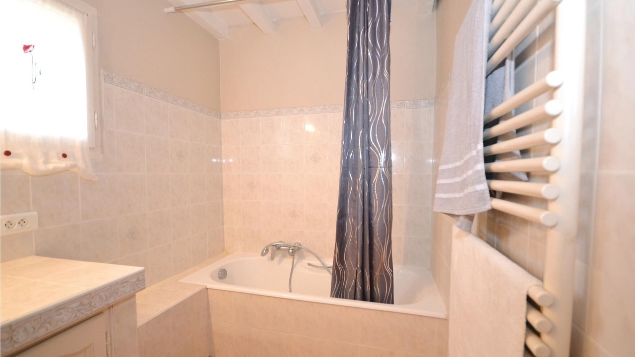 Photo of Bathroom in Saint-Martin-de-Castillon