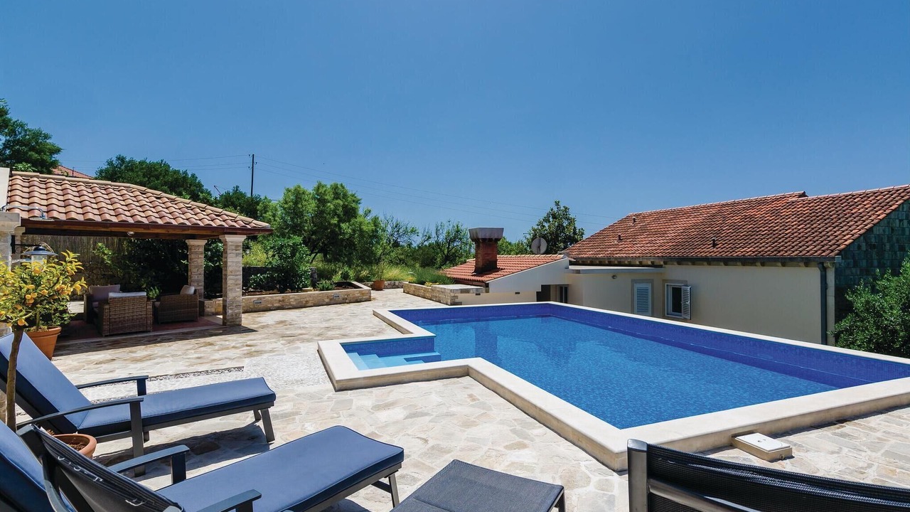 Photo of Outdoor in Orasac