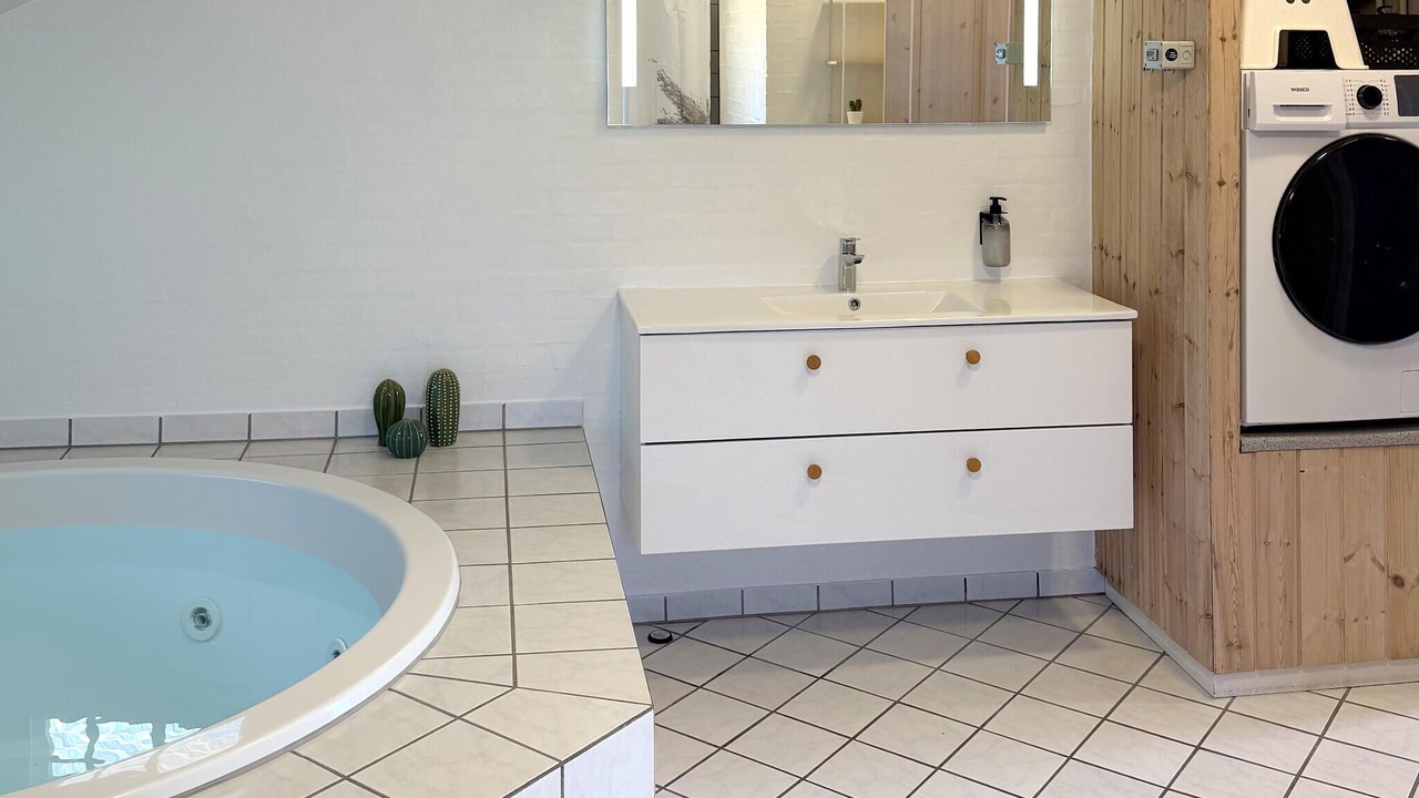 Photo of Bathroom in Jegum