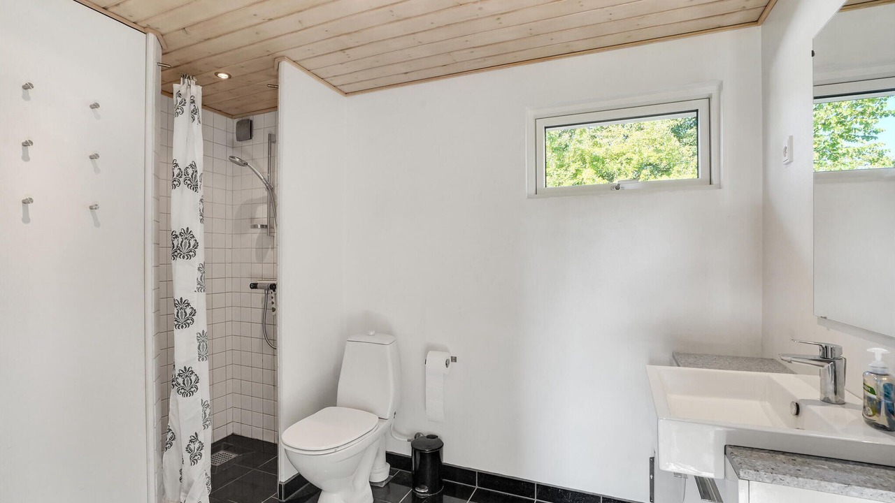 Photo of Bathroom in Hojslev