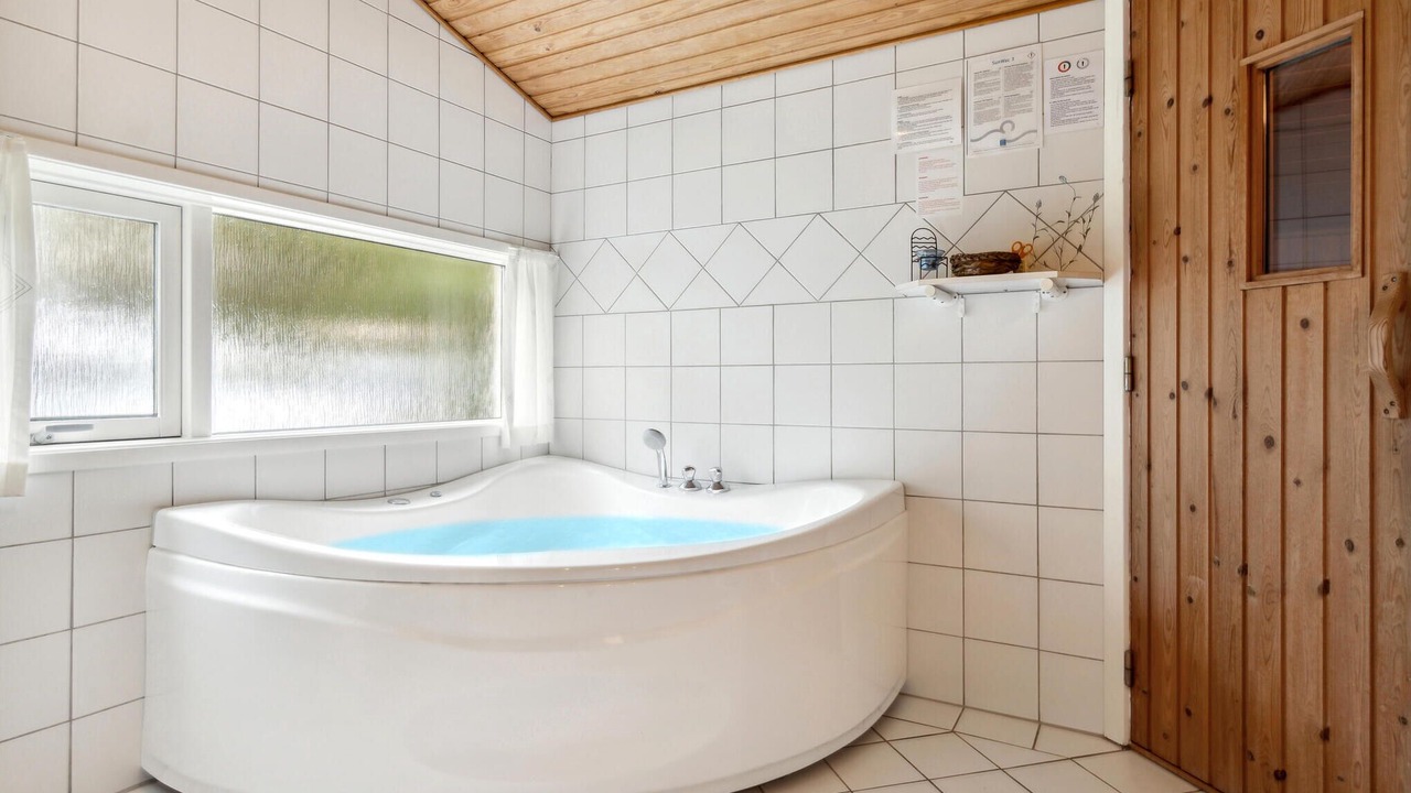 Photo of Bathroom in Lokken