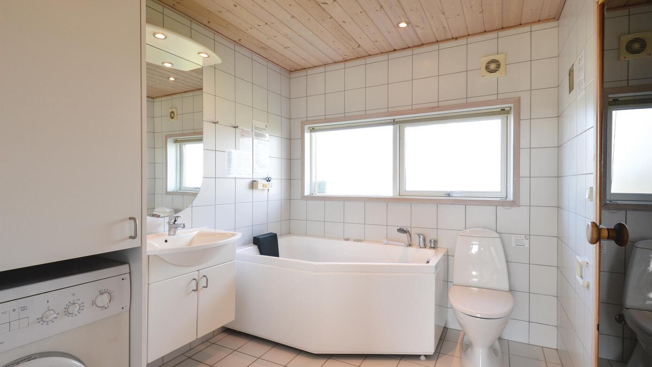 Photo of Bathroom in Lodbjerg Hede
