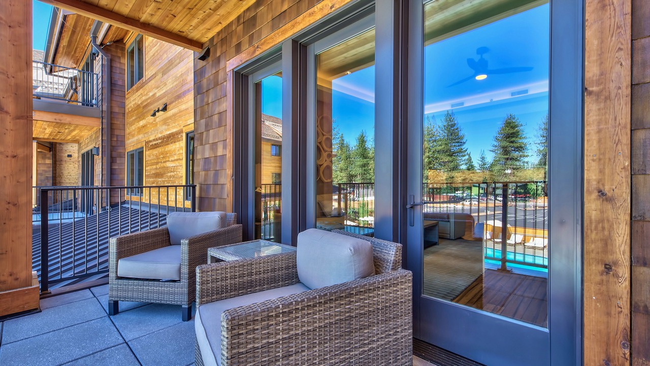 Photo of Patio Balcony in Lakeside Park