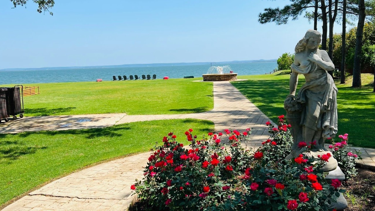 Photo of Outdoor in McNeil
