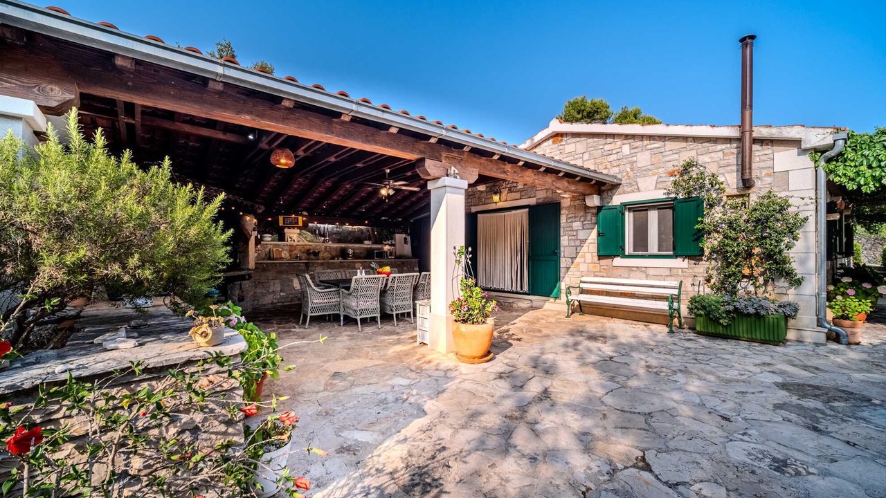Photo of Patio Balcony in Cove Osibova (Milna)