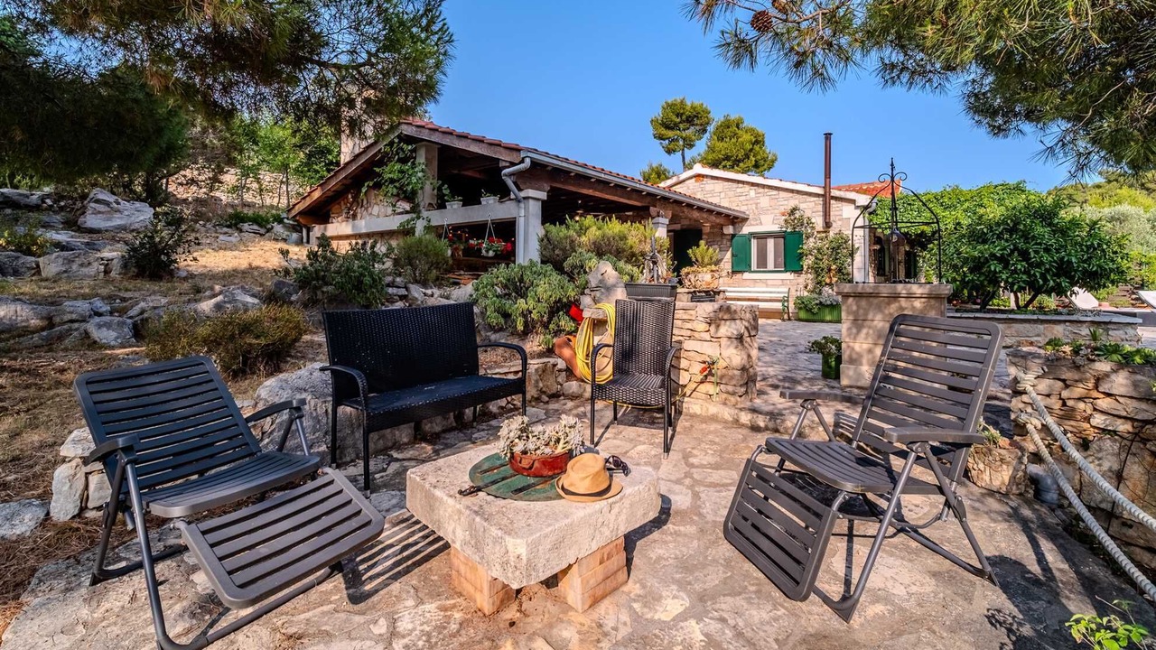 Photo of Patio Balcony in Cove Osibova (Milna)