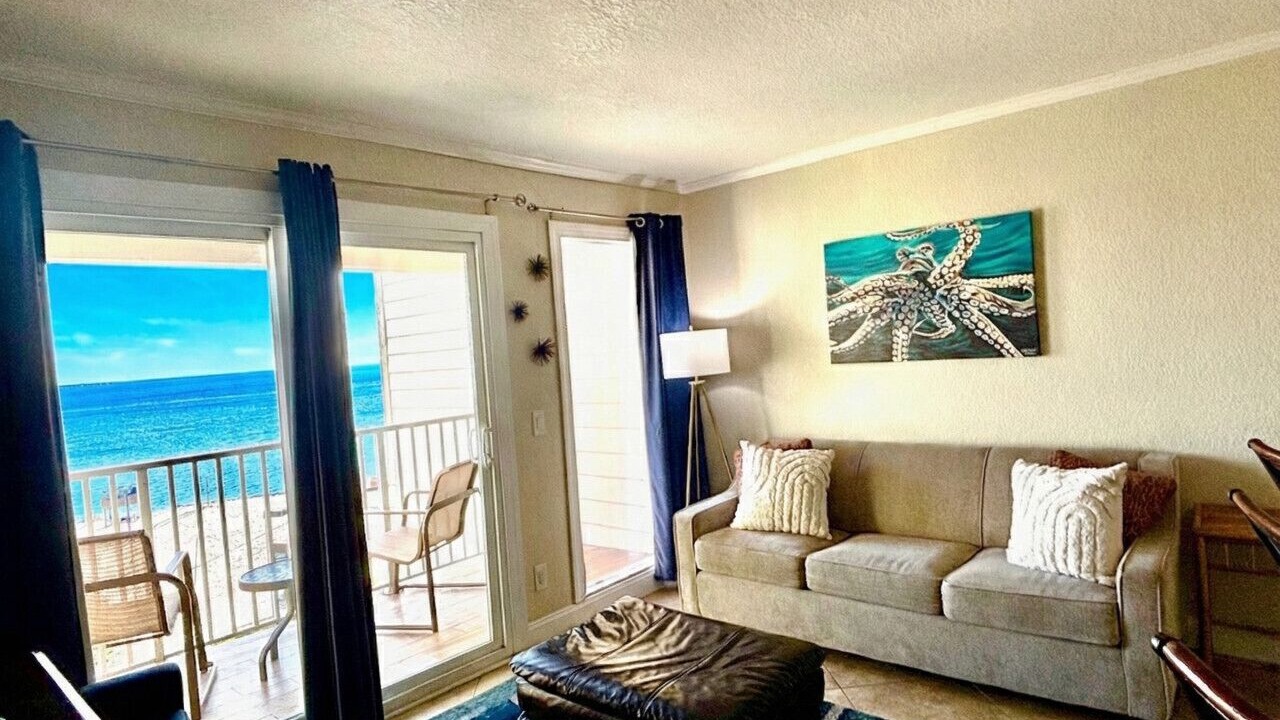 Photo of Livingroom in Rocky Point