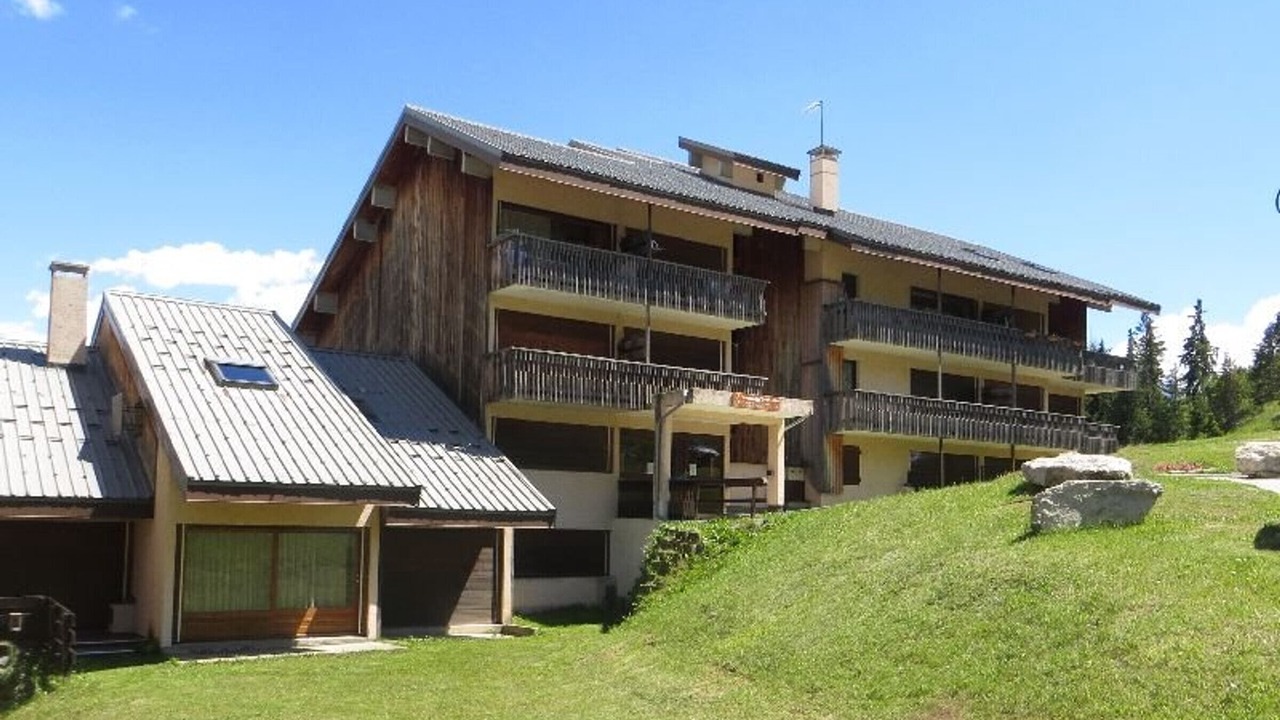 Photo of Outdoor in Auris