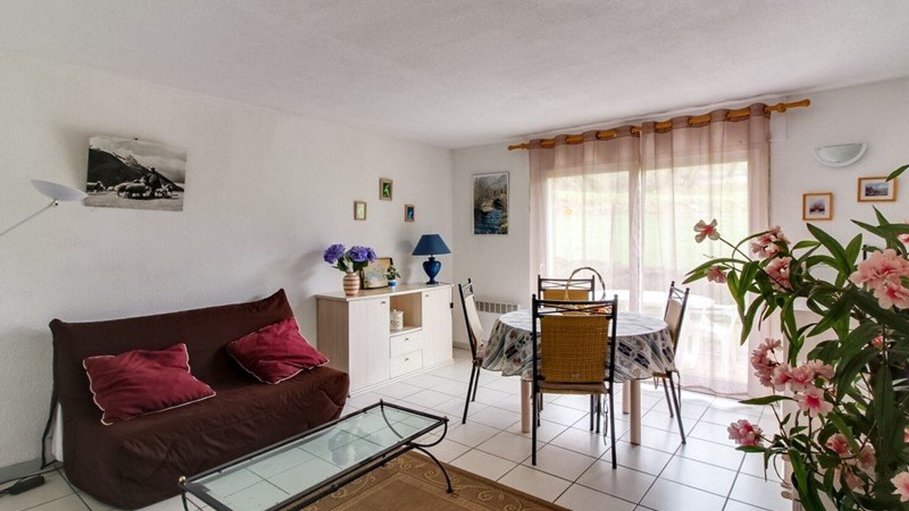 Photo of Livingroom in Esquieze-Sere