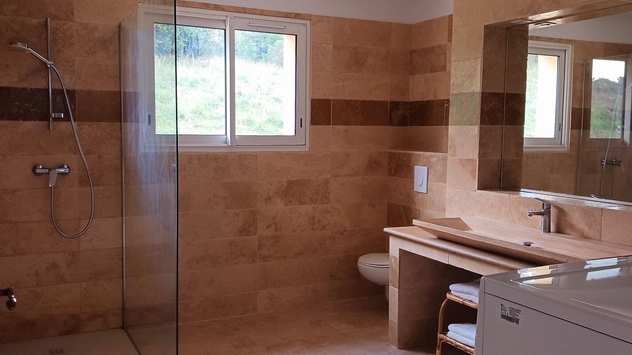 Photo of Bathroom in La Verdiere
