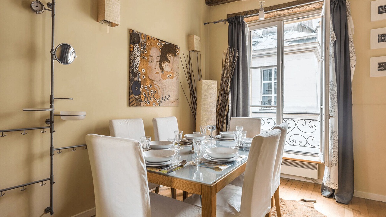 Photo of Livingroom in Arts-et-Metiers