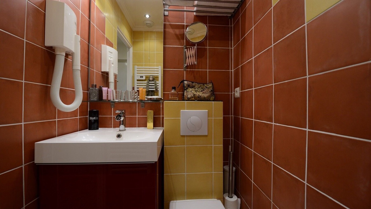 Photo of Bathroom in 3rd Arrondissement