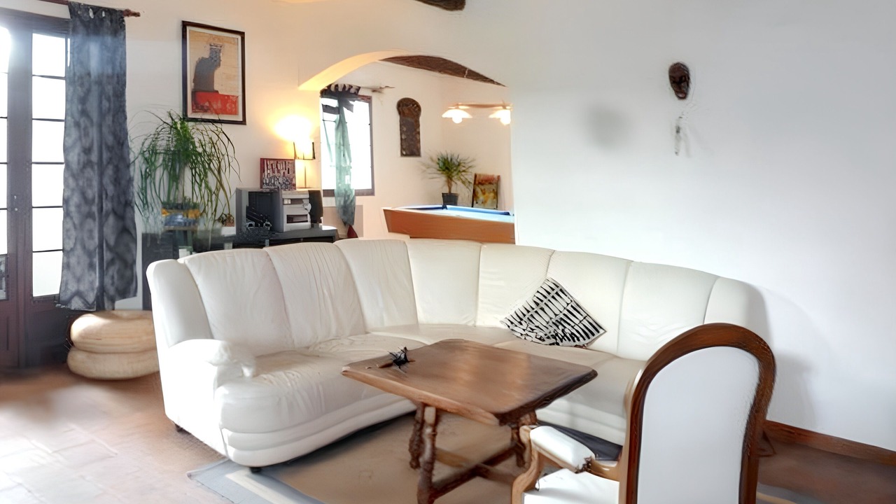 Photo of Livingroom in Cannes-et-Clairan