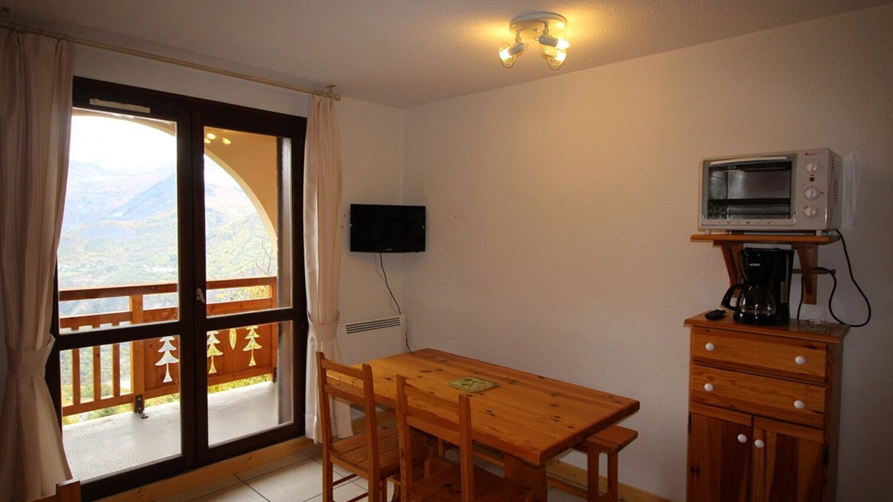 Photo of Others in Auris