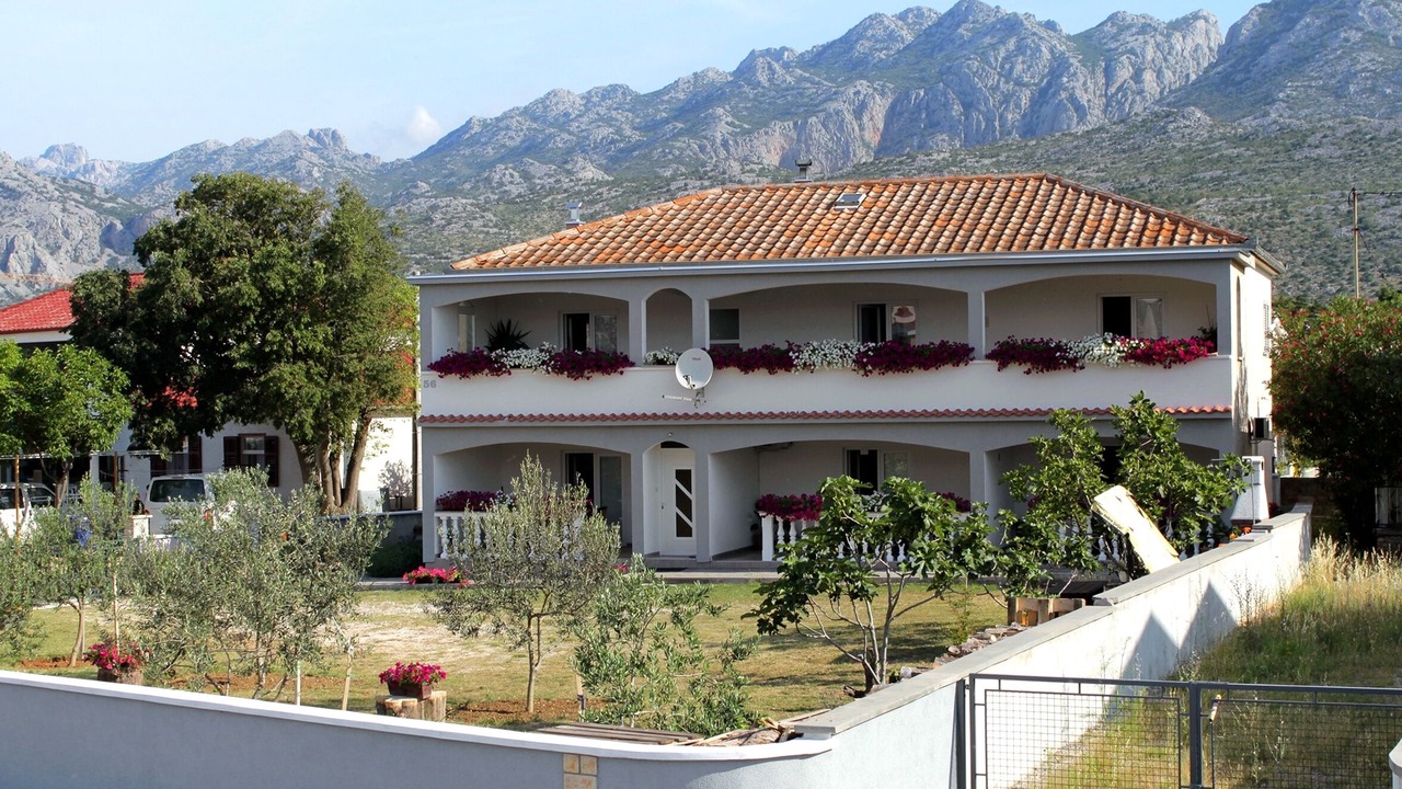 Photo of Outdoor in Seline