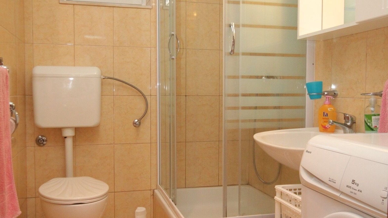 Photo of Bathroom in Preko
